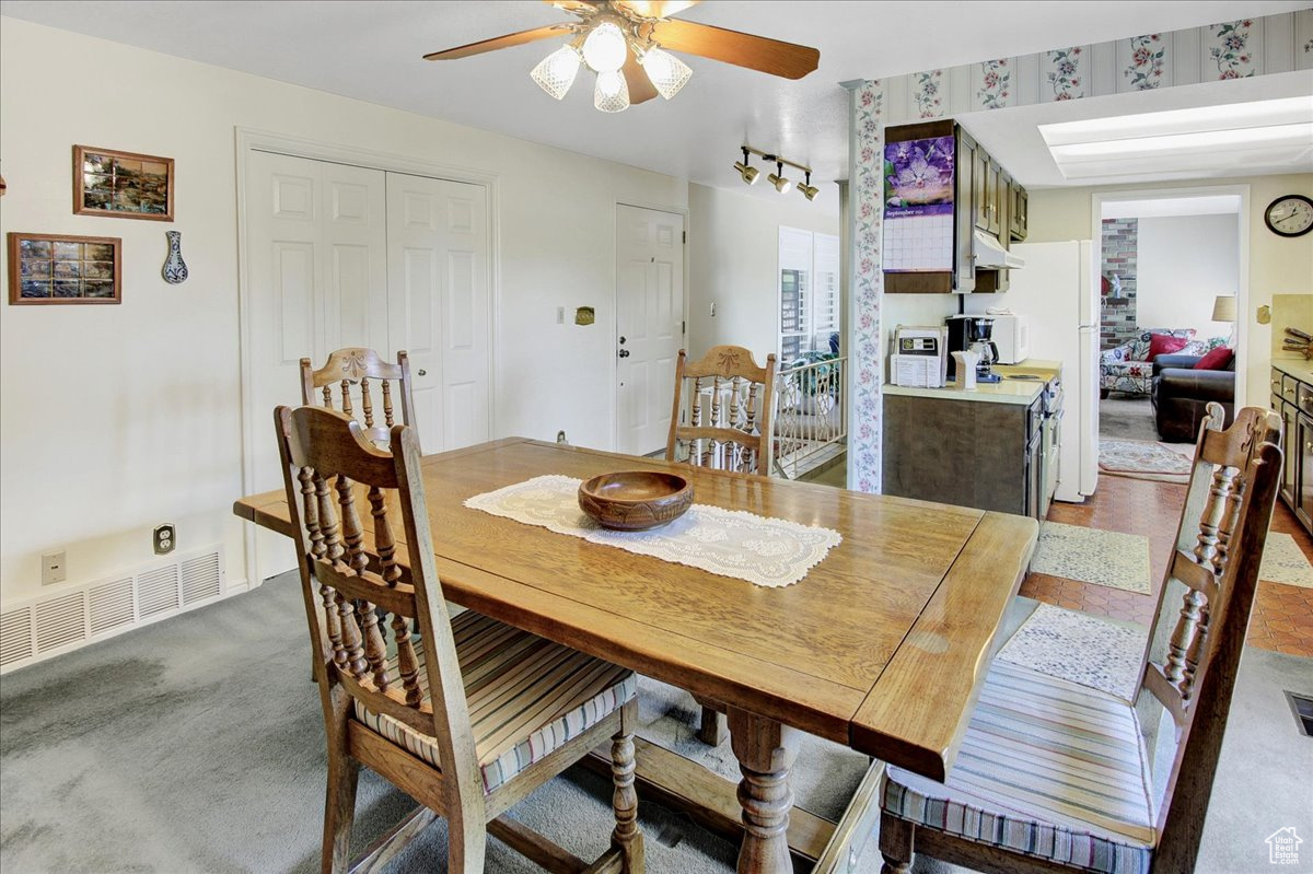 North Ogden, Utah 84414, United States, 4 Bedrooms Bedrooms, ,2 BathroomsBathrooms,Residential,Pending,44217