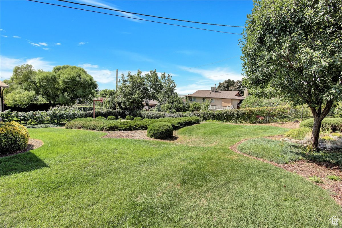 North Ogden, Utah 84414, United States, 4 Bedrooms Bedrooms, ,2 BathroomsBathrooms,Residential,Pending,44217