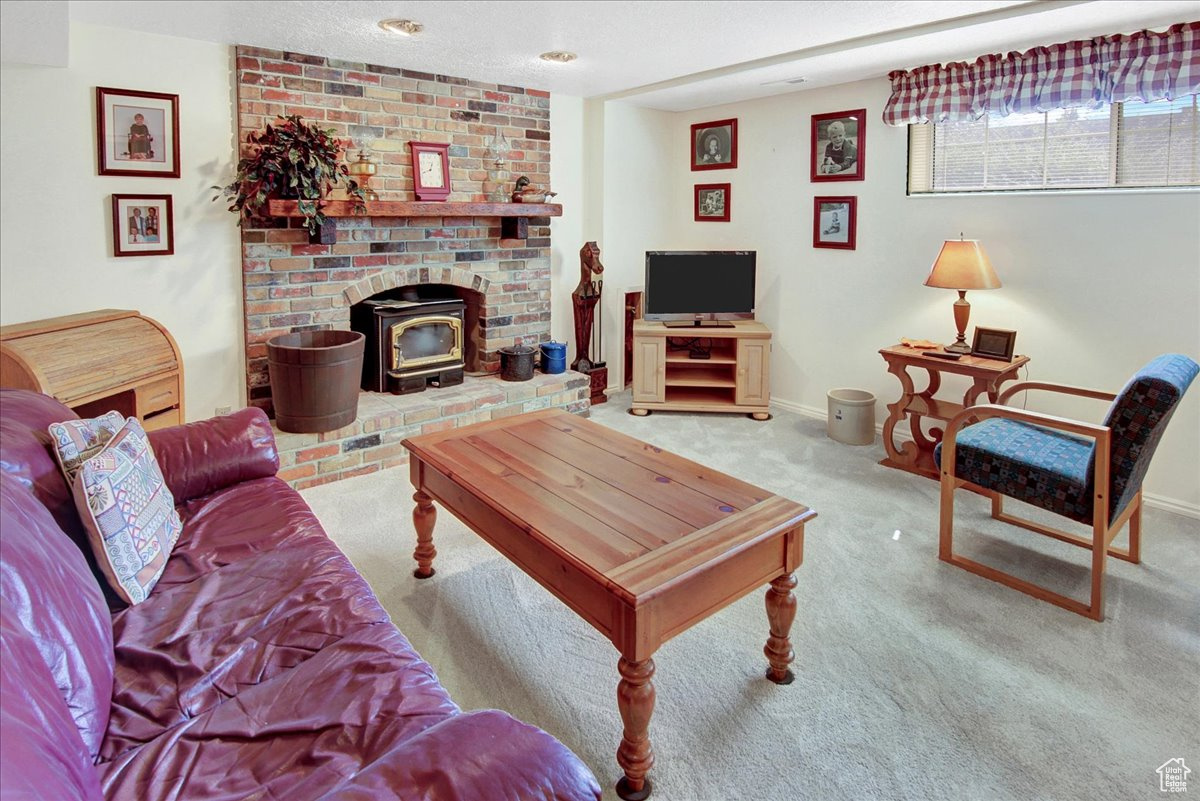 North Ogden, Utah 84414, United States, 4 Bedrooms Bedrooms, ,2 BathroomsBathrooms,Residential,Pending,44217