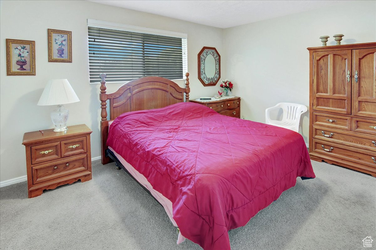 North Ogden, Utah 84414, United States, 4 Bedrooms Bedrooms, ,2 BathroomsBathrooms,Residential,Pending,44217