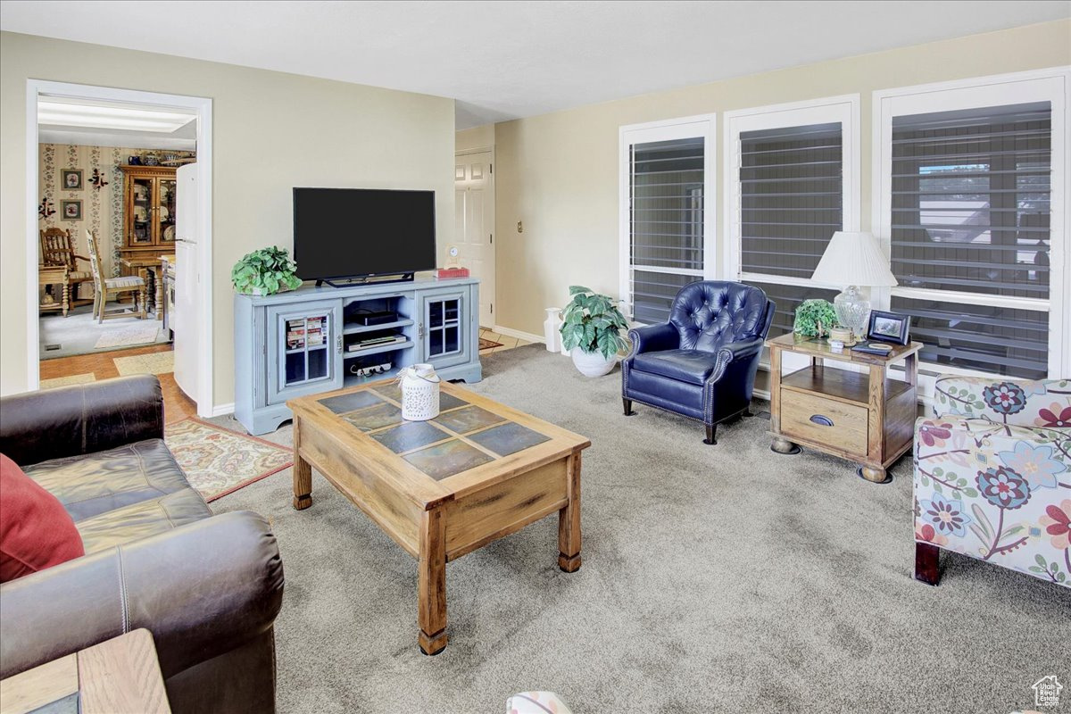 North Ogden, Utah 84414, United States, 4 Bedrooms Bedrooms, ,2 BathroomsBathrooms,Residential,Pending,44217