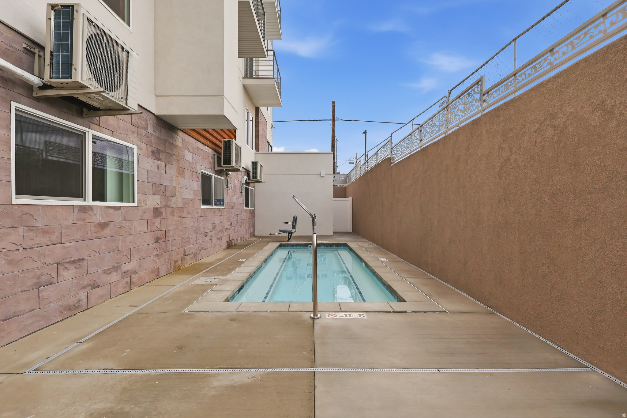 FALCON RIDGE CONDOMINIUMS - Residential