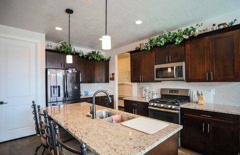 Tiny photo for 1228 E GORDON LN, Washington, UT 84780 (MLS # 2142362)