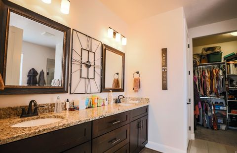 Tiny photo for 1228 E GORDON LN, Washington, UT 84780 (MLS # 2142362)