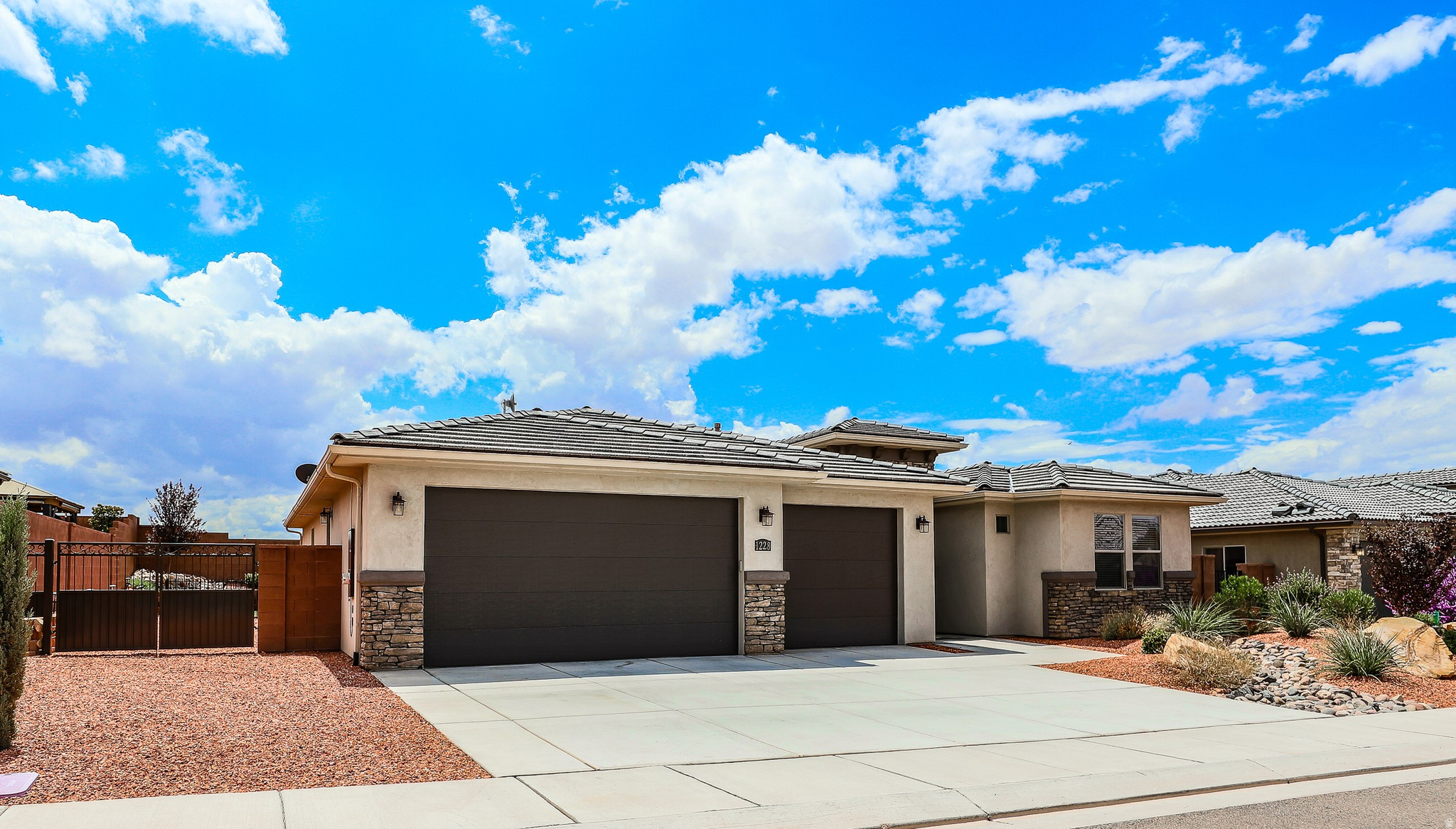 WARNER GATEWAY - Residential