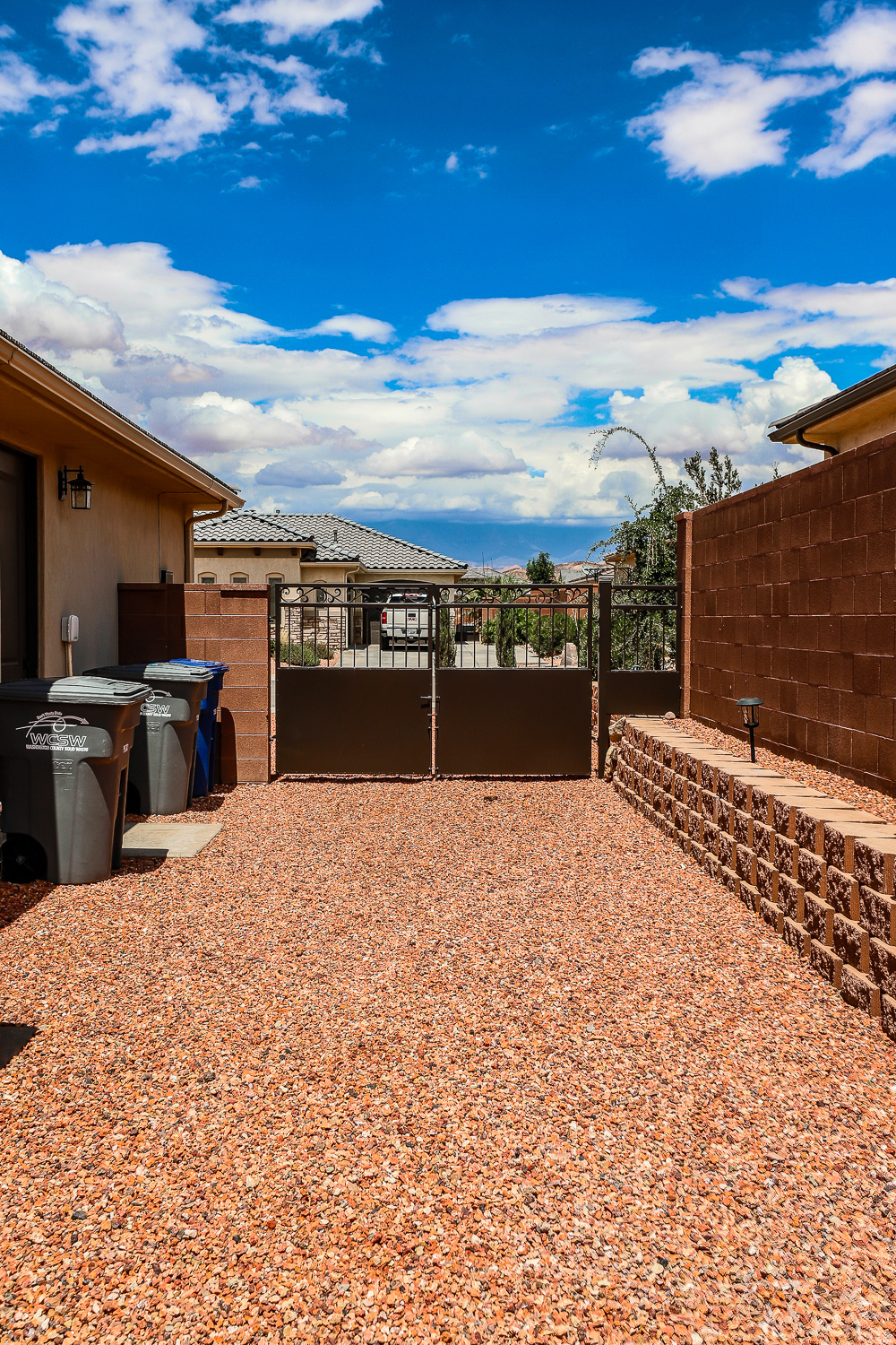 WARNER GATEWAY - Residential