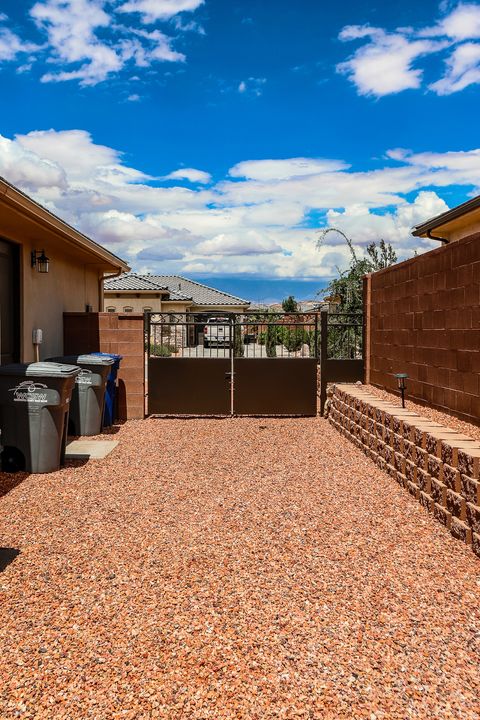 Tiny photo for 1228 E GORDON LN, Washington, UT 84780 (MLS # 2142362)