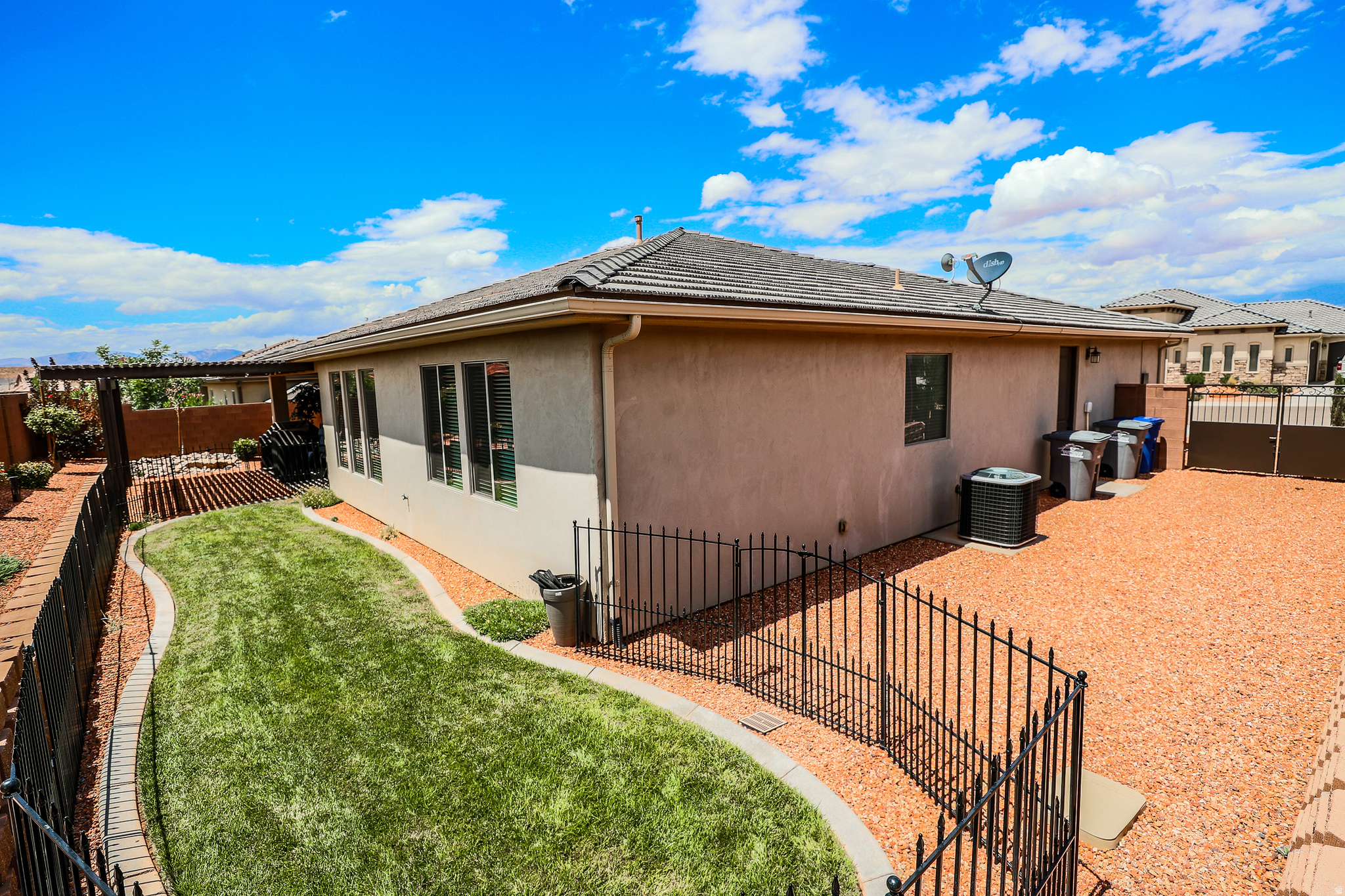 WARNER GATEWAY - Residential