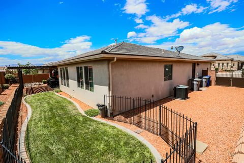 Tiny photo for 1228 E GORDON LN, Washington, UT 84780 (MLS # 2142362)