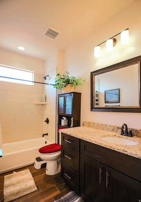 Tiny photo for 1228 E GORDON LN, Washington, UT 84780 (MLS # 2142362)