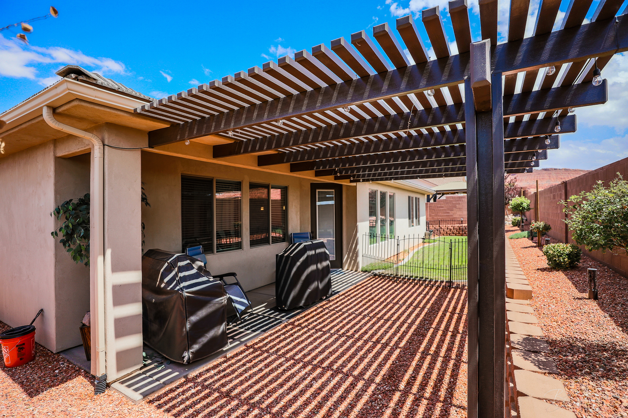 WARNER GATEWAY - Residential