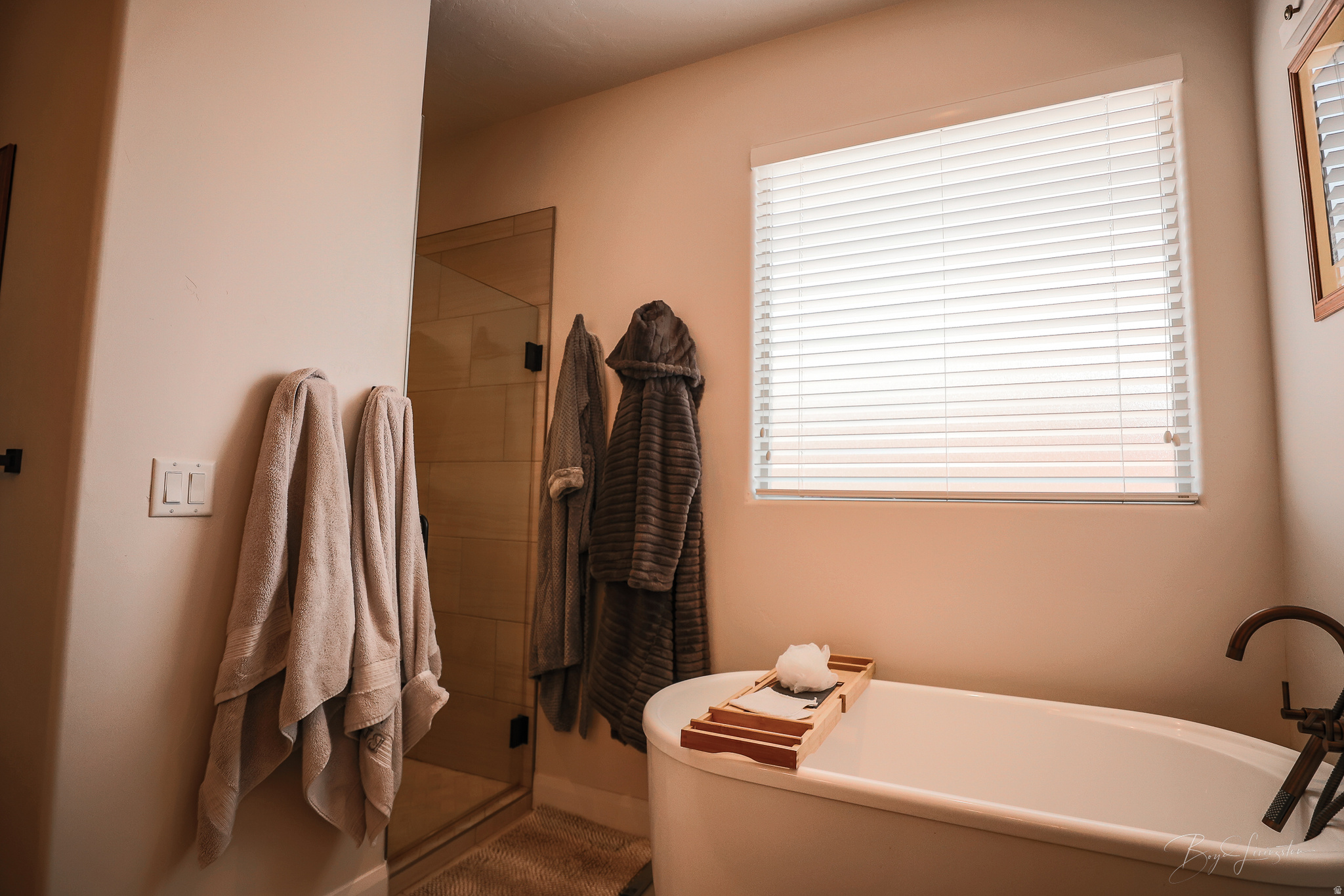 WARNER GATEWAY - Residential