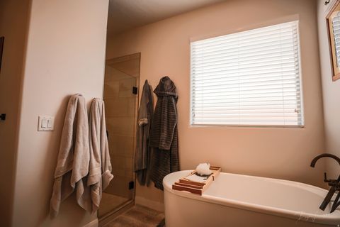 Tiny photo for 1228 E GORDON LN, Washington, UT 84780 (MLS # 2142362)