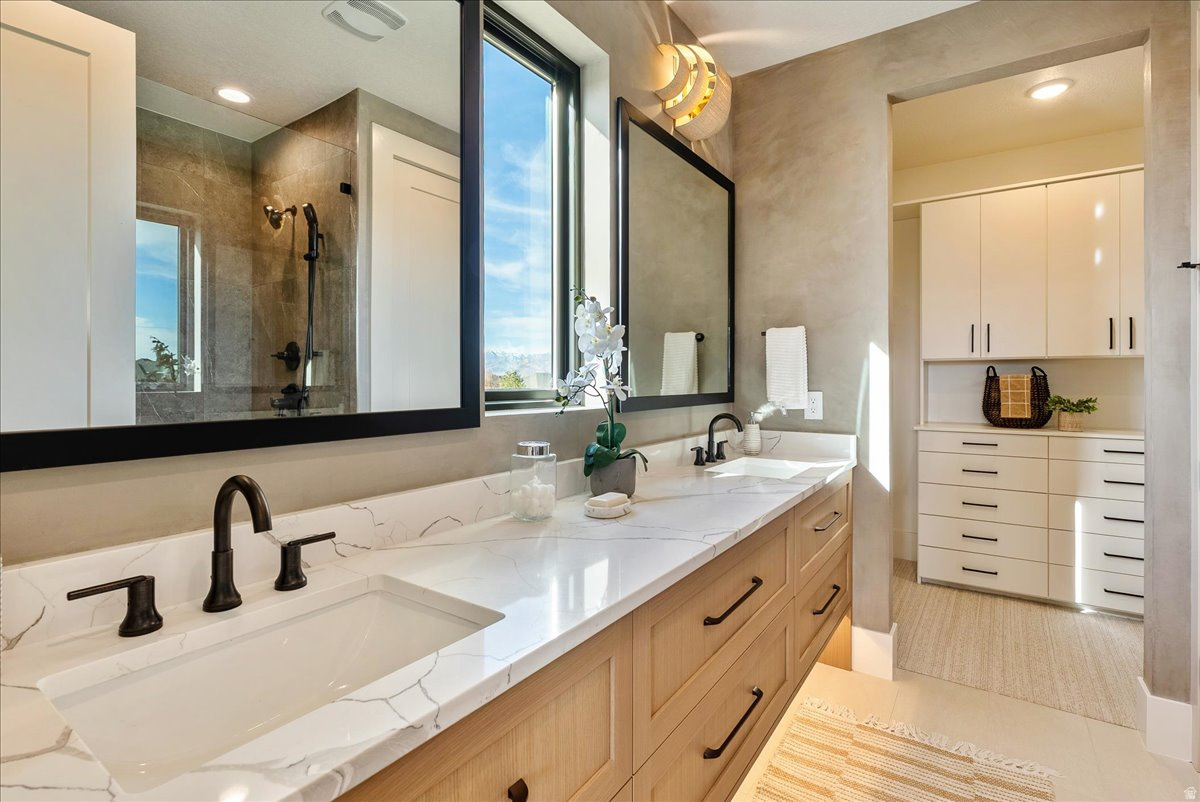 CENTER POINTE TOWNHOMES - Residential