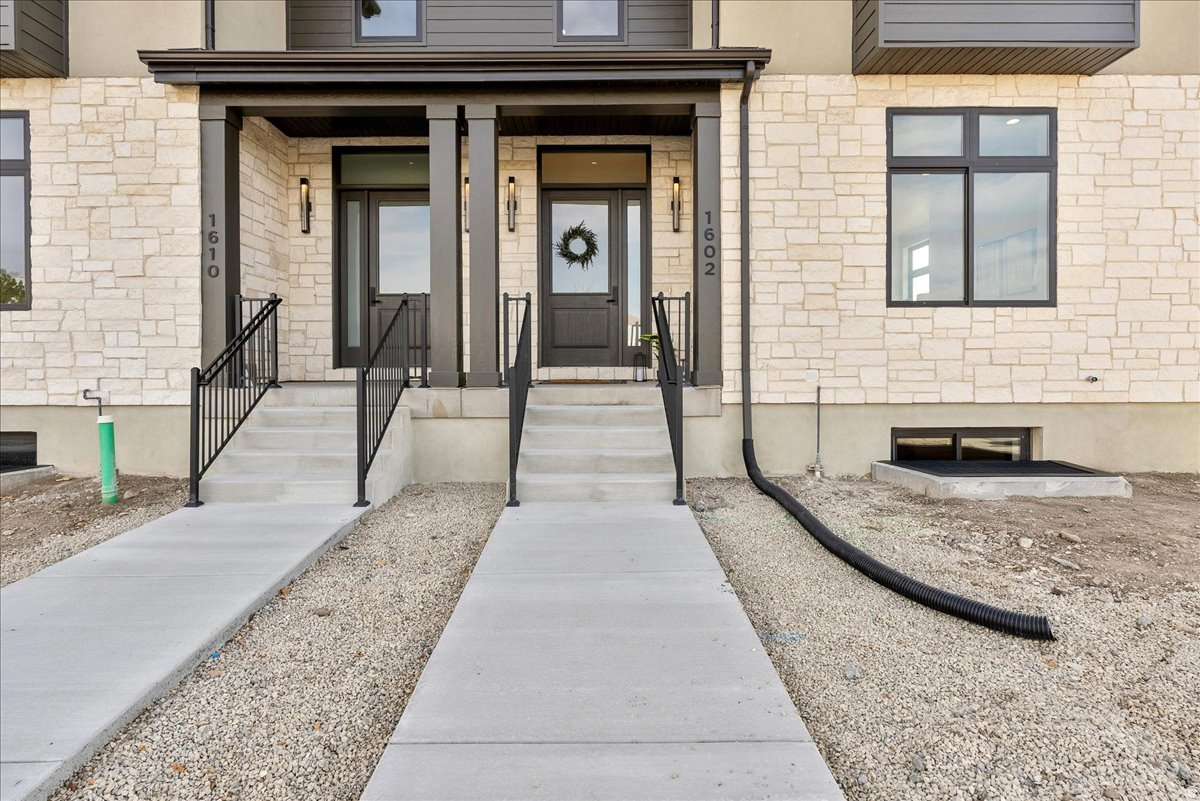 CENTER POINTE TOWNHOMES - Residential