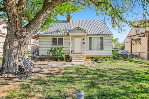 Photo of 332 E 200 S, American Fork, UT 84003 (MLS # 2156592)