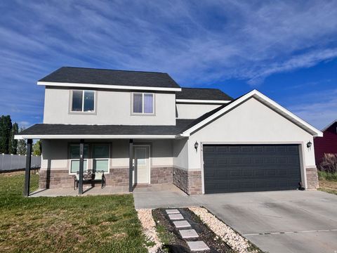 Photo of 914 N 240 W, Blanding, UT 84511 (MLS # 2159156)