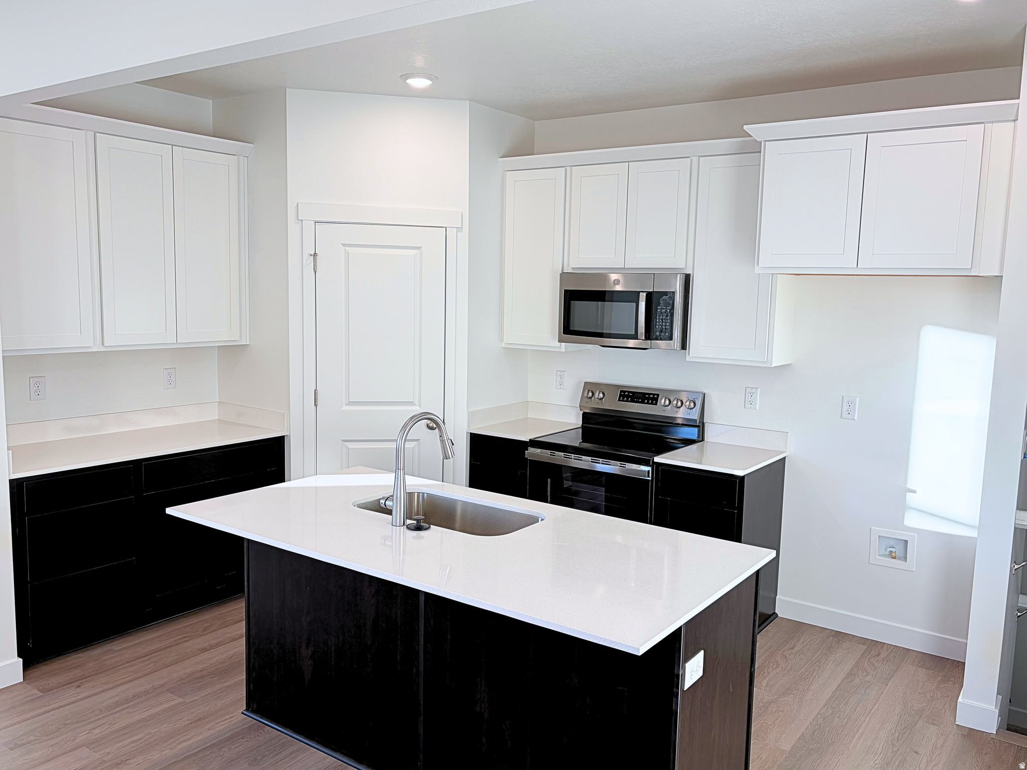 BEACON POINTE - Residential