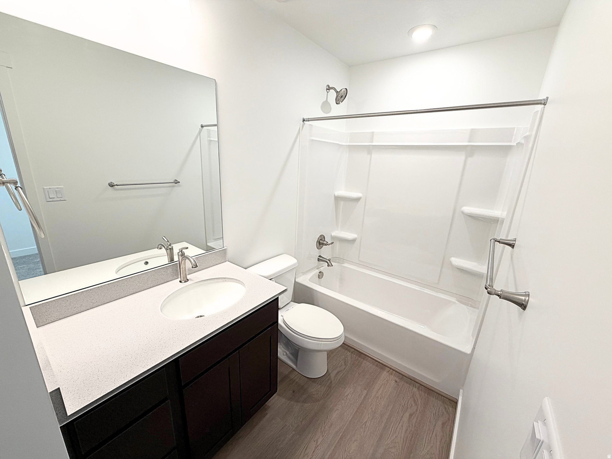 BEACON POINTE - Residential