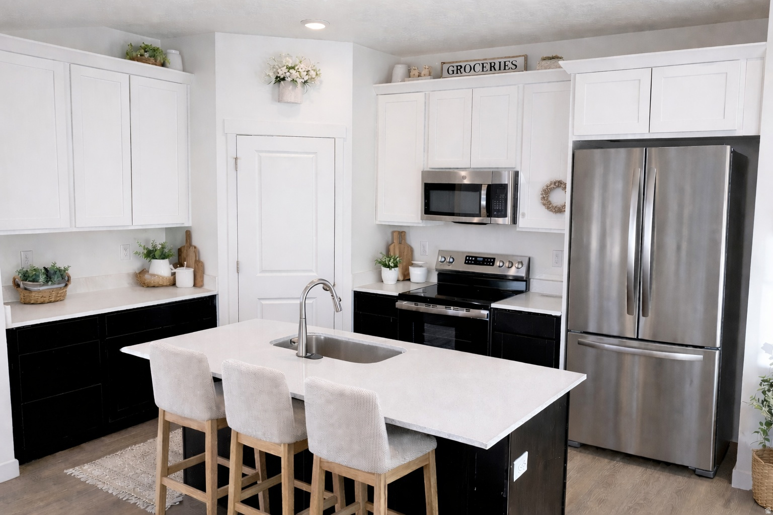 BEACON POINTE - Residential