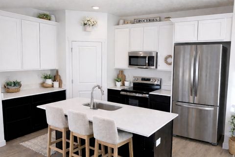 Tiny photo for 871 S MATHILDA DR, Saratoga Springs, UT 84045 (MLS # 2132234)