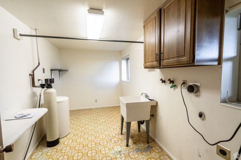 Tiny photo for 731 W 3750 N, Pleasant View, UT 84414 (MLS # 2104587)