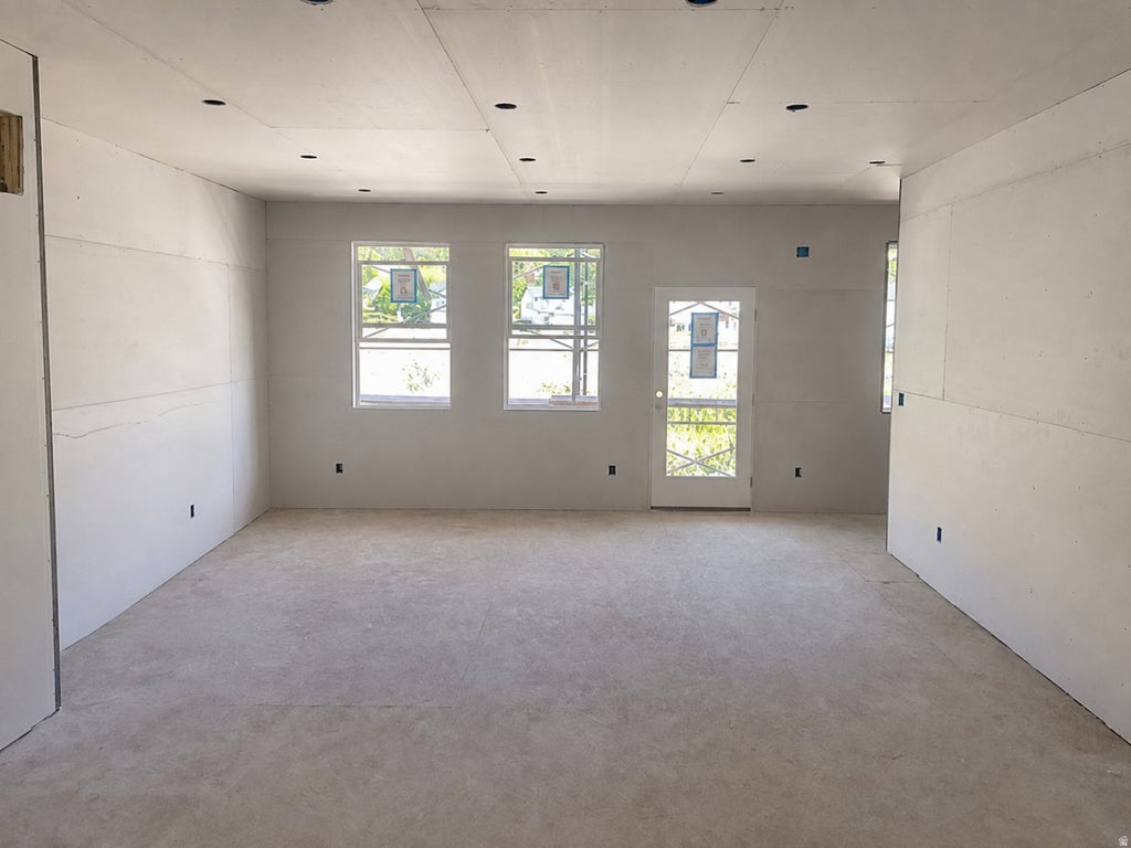 Photo of 980 N HAY LN W #44, Farmington, UT 84025 (MLS # 2183500)