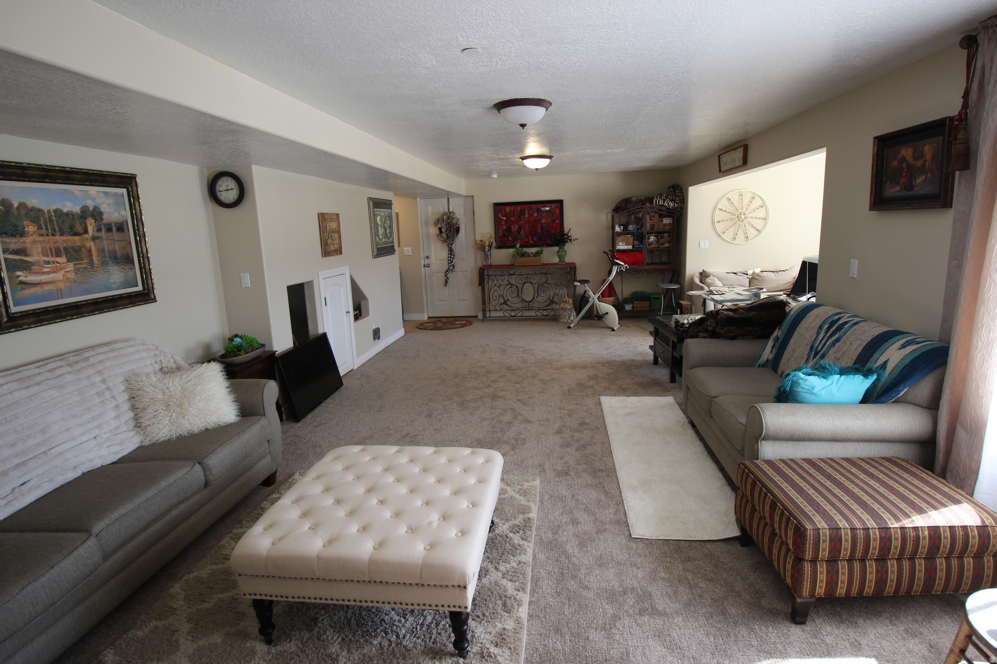 EAGLE'S LANDING - Residential