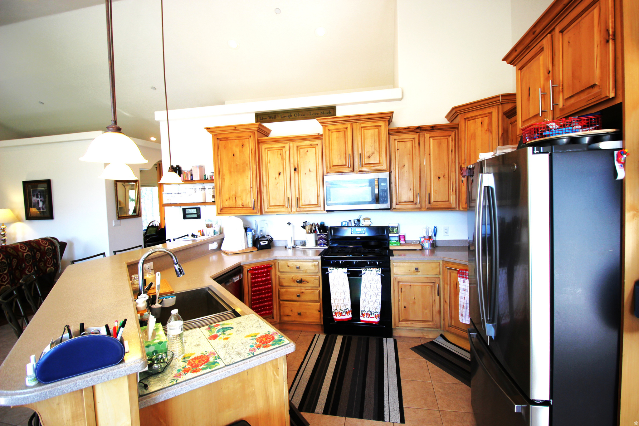 EAGLE'S LANDING - Residential