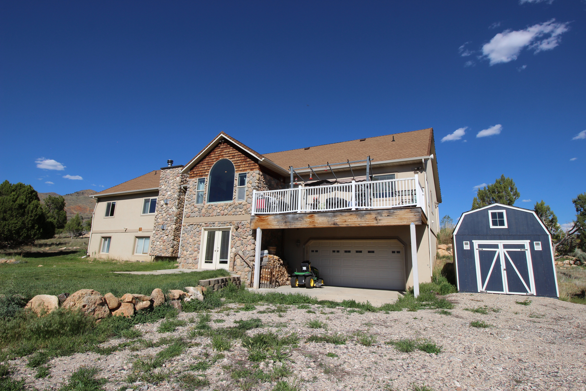 EAGLE'S LANDING - Residential