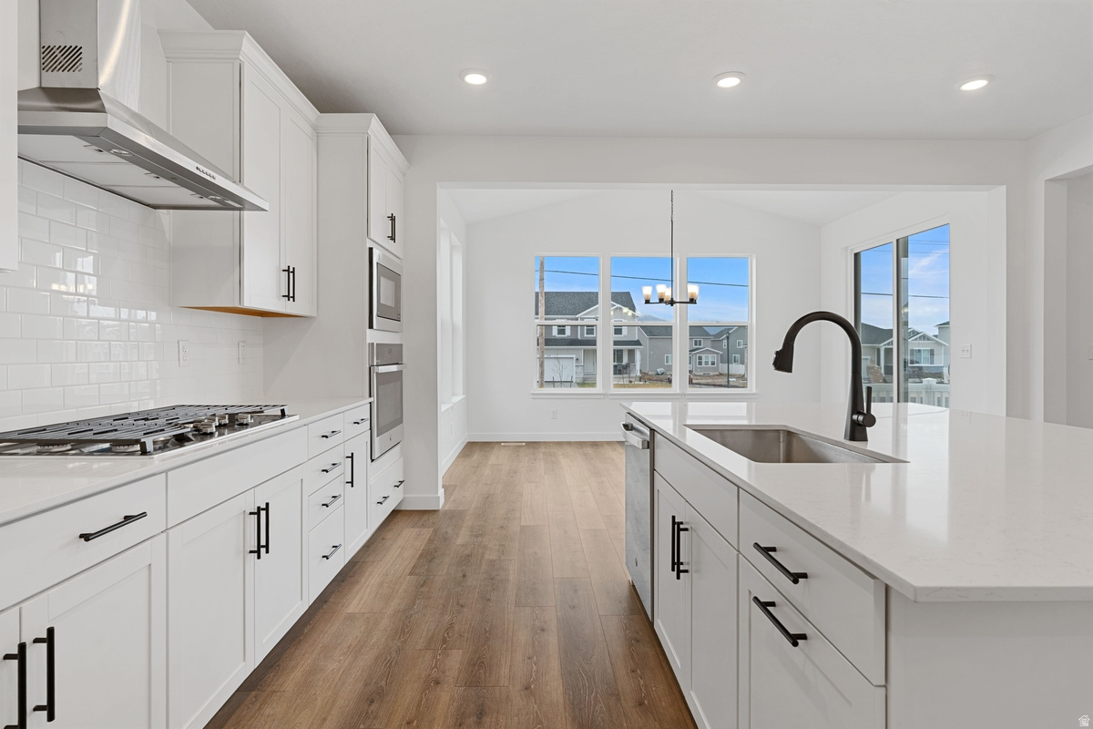 PONY EXPRESS ESTATES - Residential