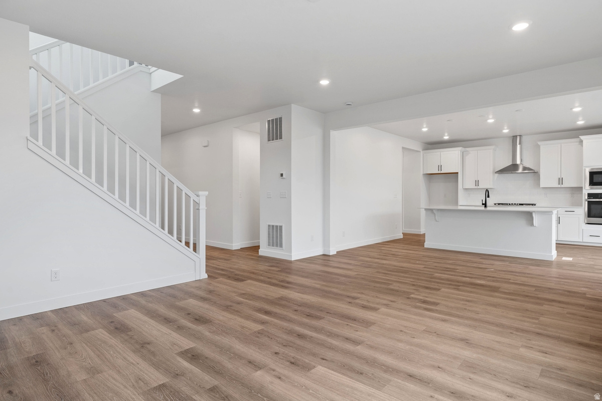 PONY EXPRESS ESTATES - Residential