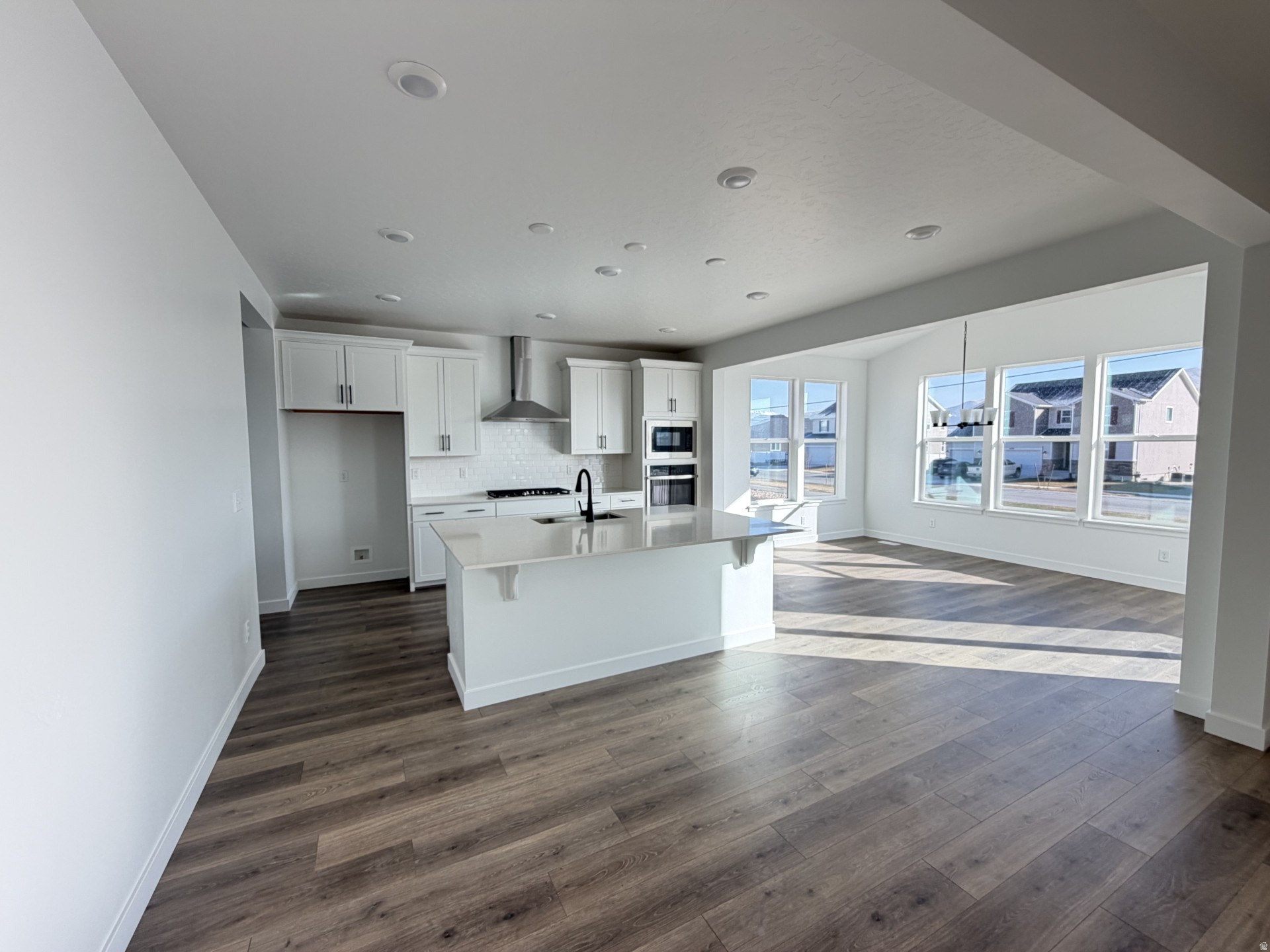 PONY EXPRESS ESTATES - Residential