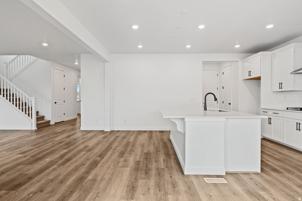 PONY EXPRESS ESTATES - Residential