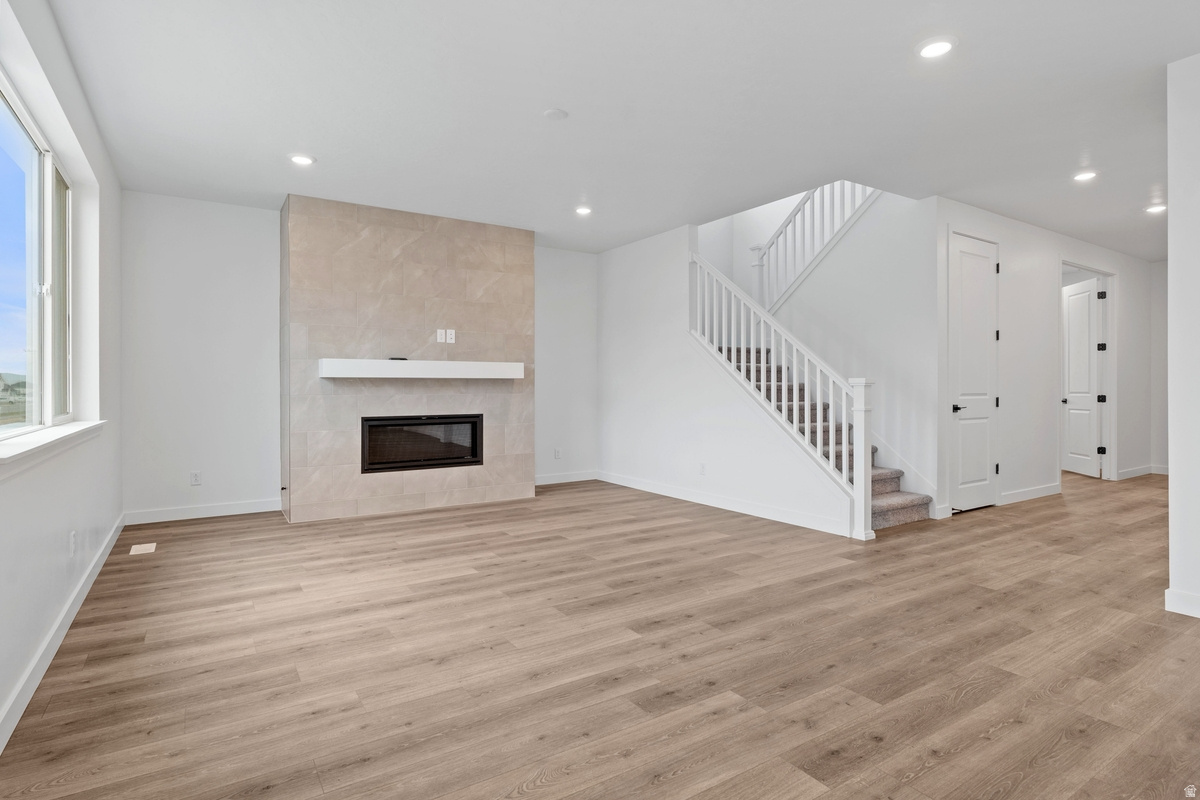 PONY EXPRESS ESTATES - Residential