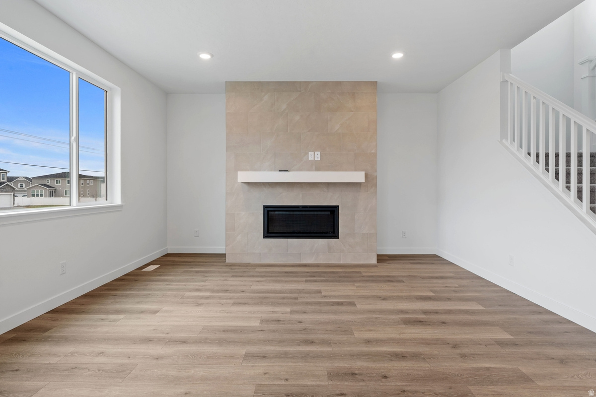 PONY EXPRESS ESTATES - Residential