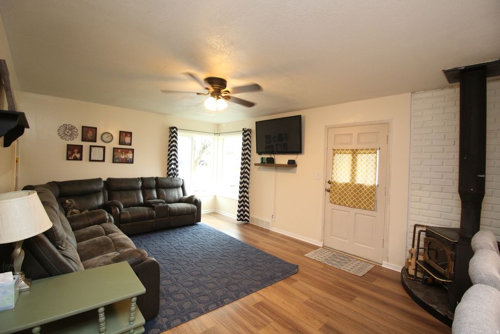 Photo of 368 S TREMONT ST, Tremonton, UT 84337 (MLS # 2128709)