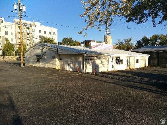 TATE - Commercial Sale