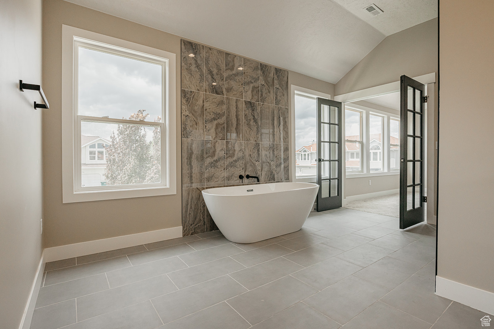 JORDAN MEADOW ESTATES - Residential