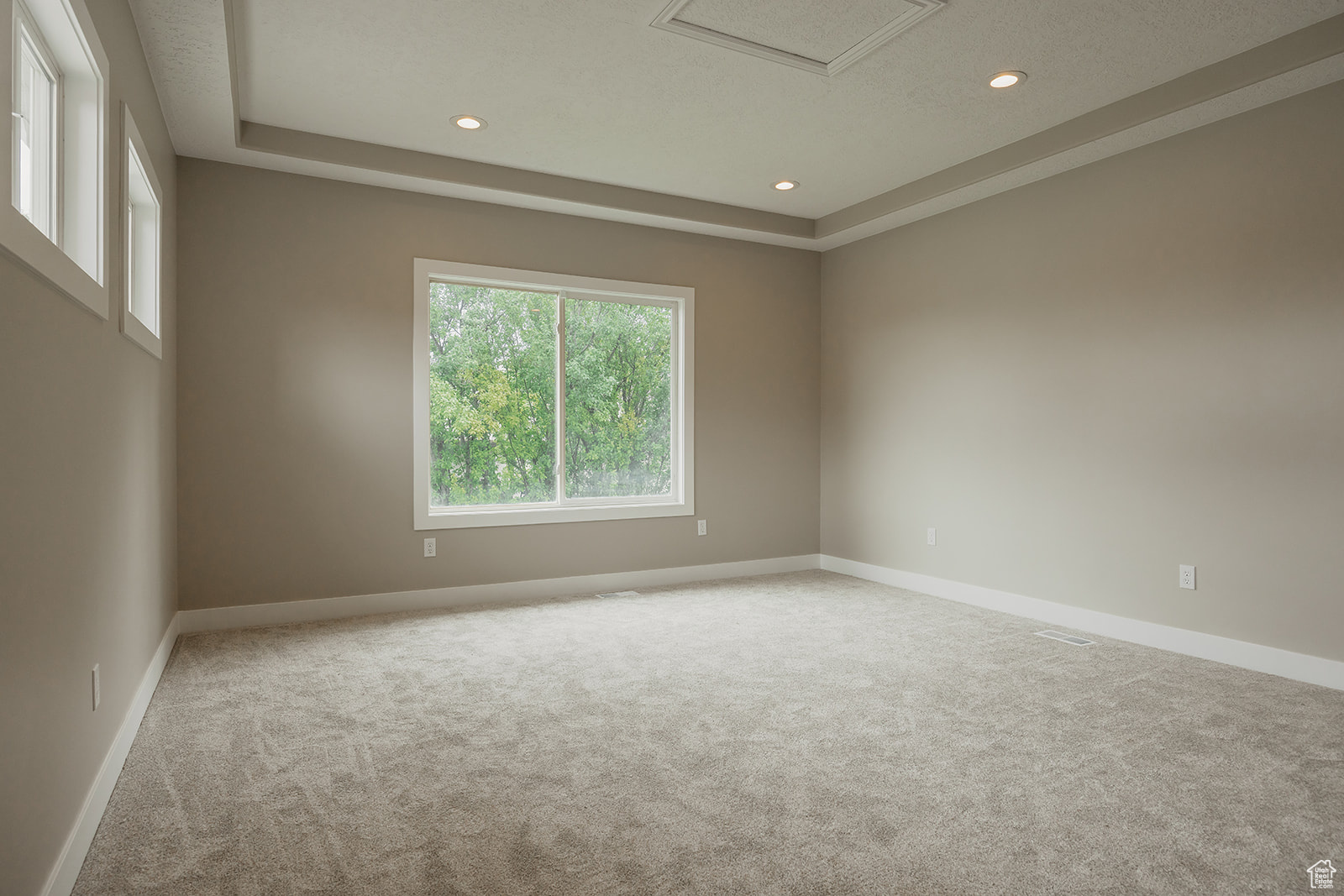JORDAN MEADOW ESTATES - Residential