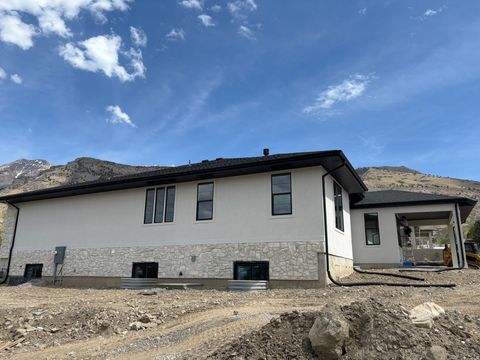 Tiny photo for 1082 E 110 S, Pleasant Grove, UT 84062 (MLS # 2131309)