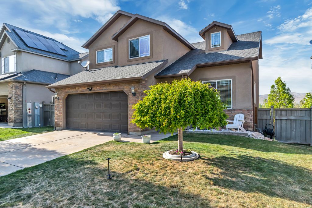 Photo of 2957 E LOOKOUT DR, Eagle Mountain, UT 84005 (MLS # 2152460)