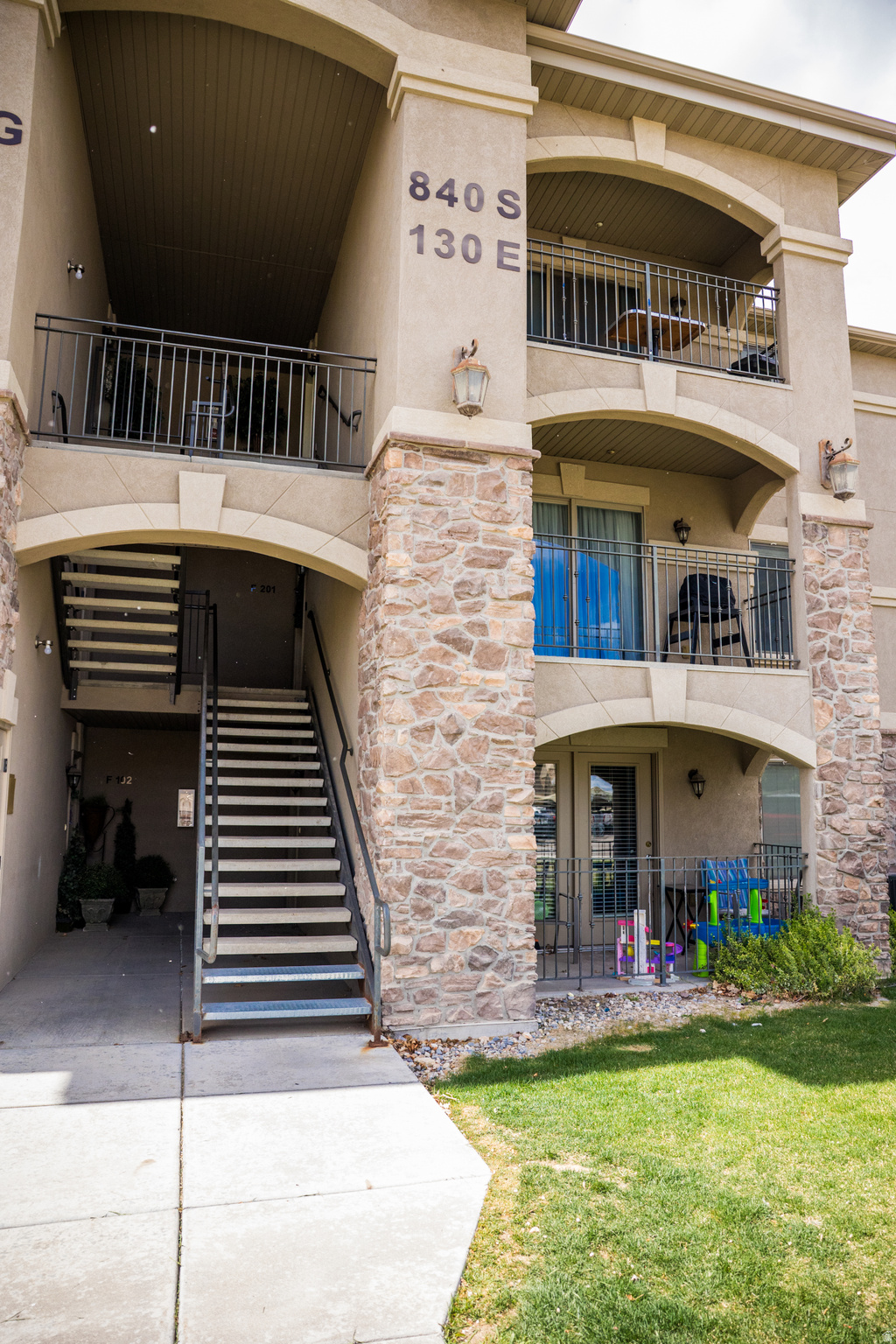 SILVER PINES CONDOMUNIUMS - Residential