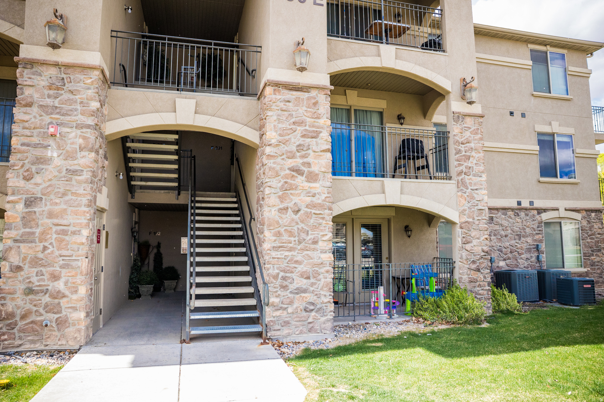 SILVER PINES CONDOMUNIUMS - Residential