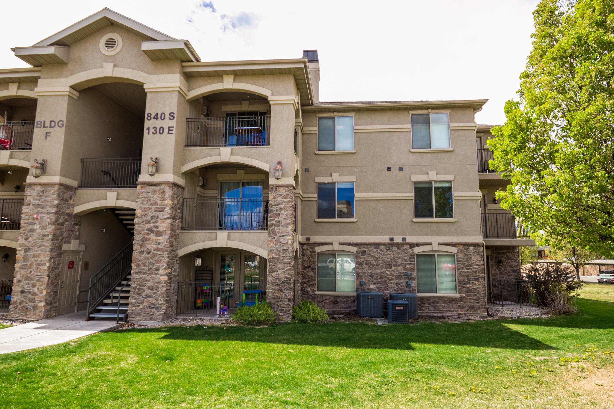 SILVER PINES CONDOMUNIUMS - Residential