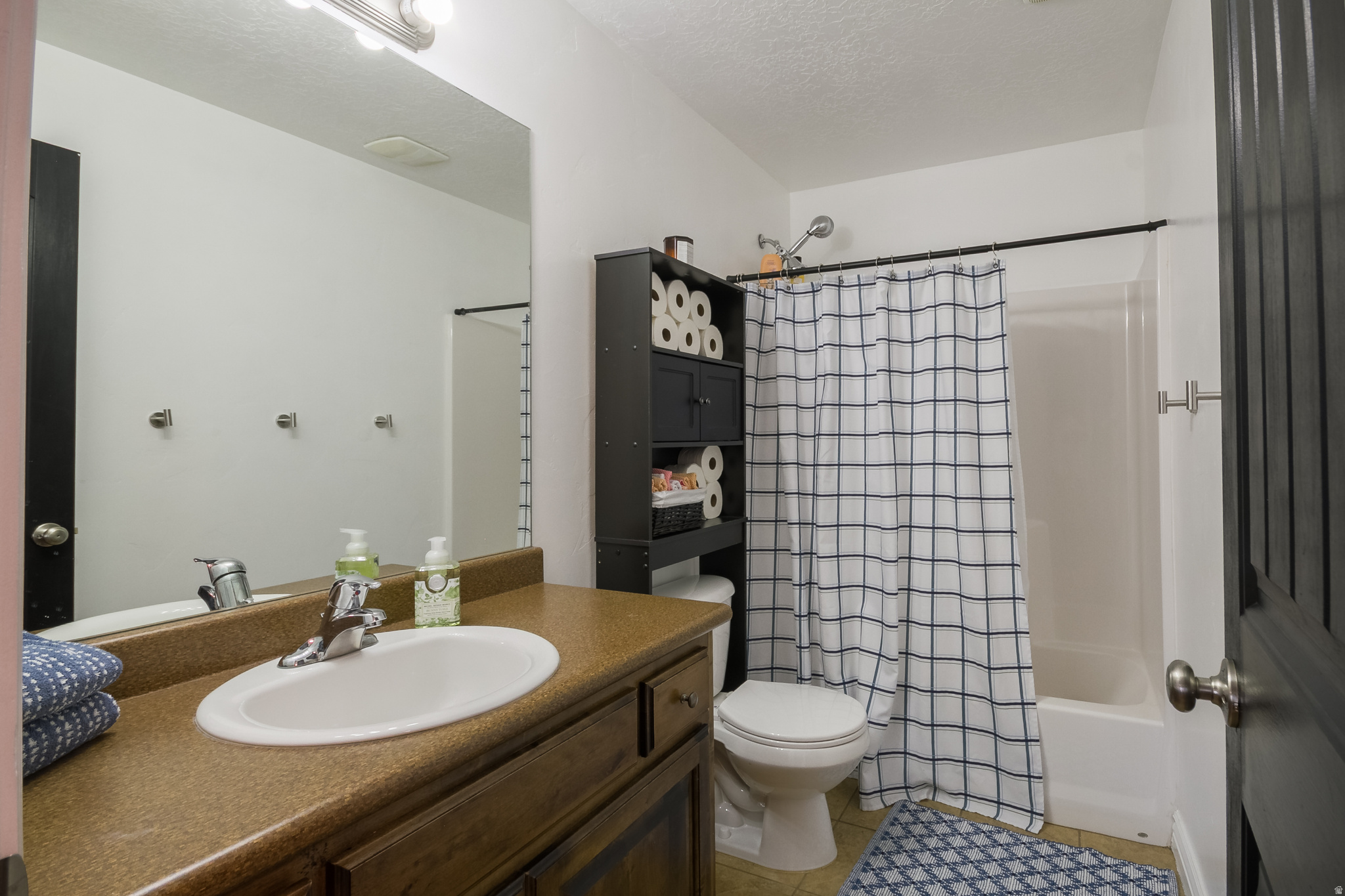 SILVER PINES CONDOMUNIUMS - Residential