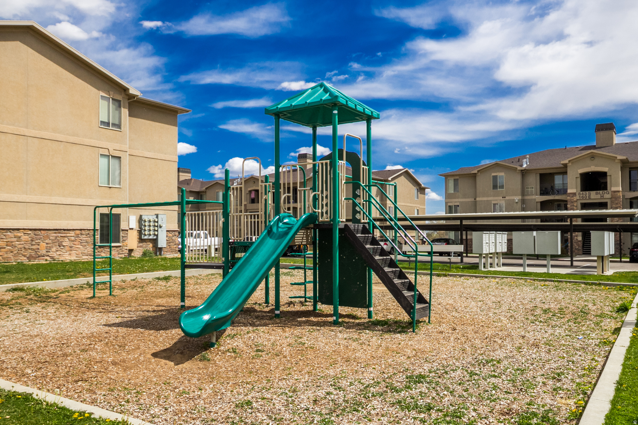 SILVER PINES CONDOMUNIUMS - Residential