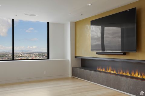 Tiny photo for 48 W 300 S #2204-N, Salt Lake City, UT 84101 (MLS # 2071348)