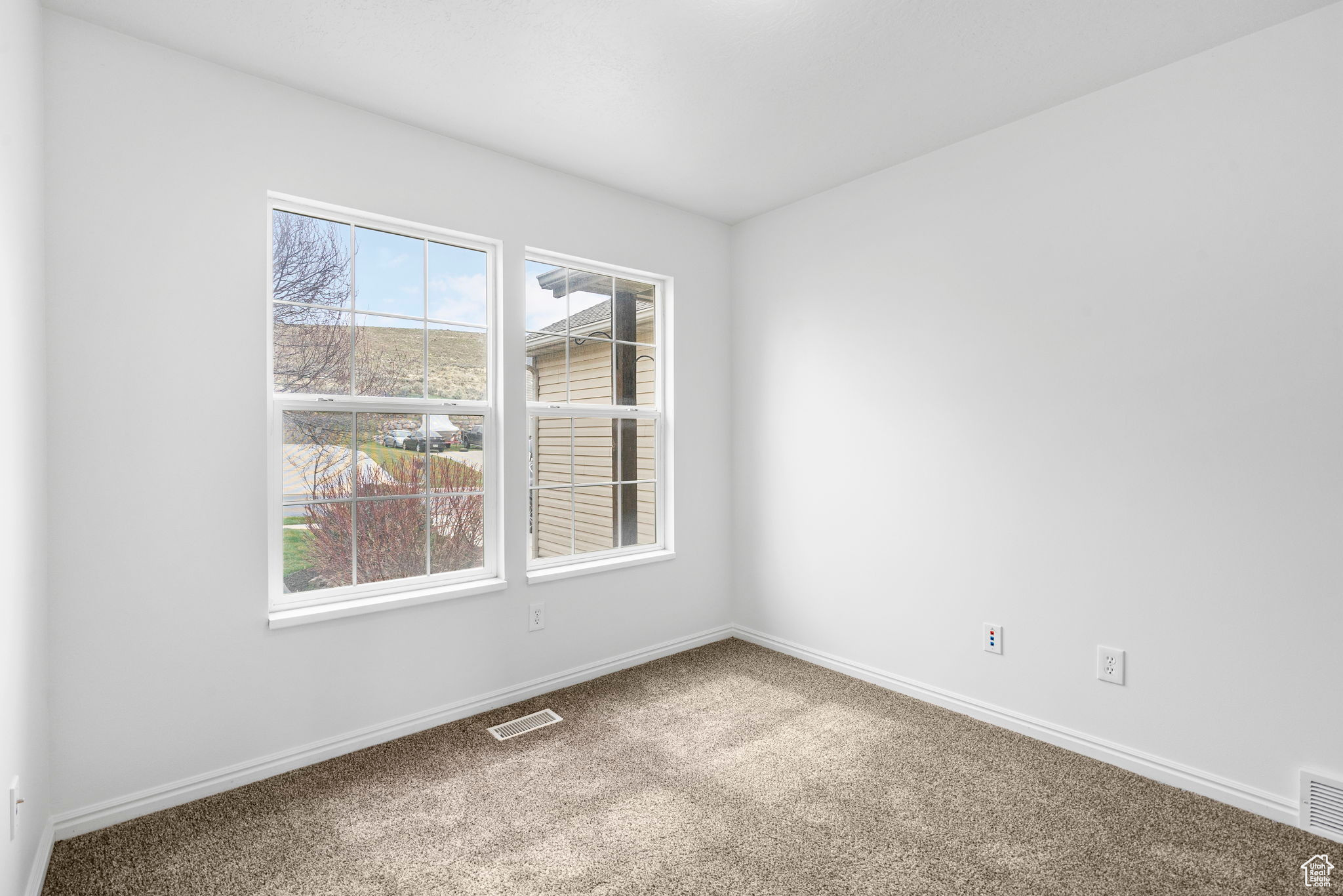 Eagle Mountain, Utah 84005, United States, 6 Bedrooms Bedrooms, ,3 BathroomsBathrooms,Residential,Pending,101108