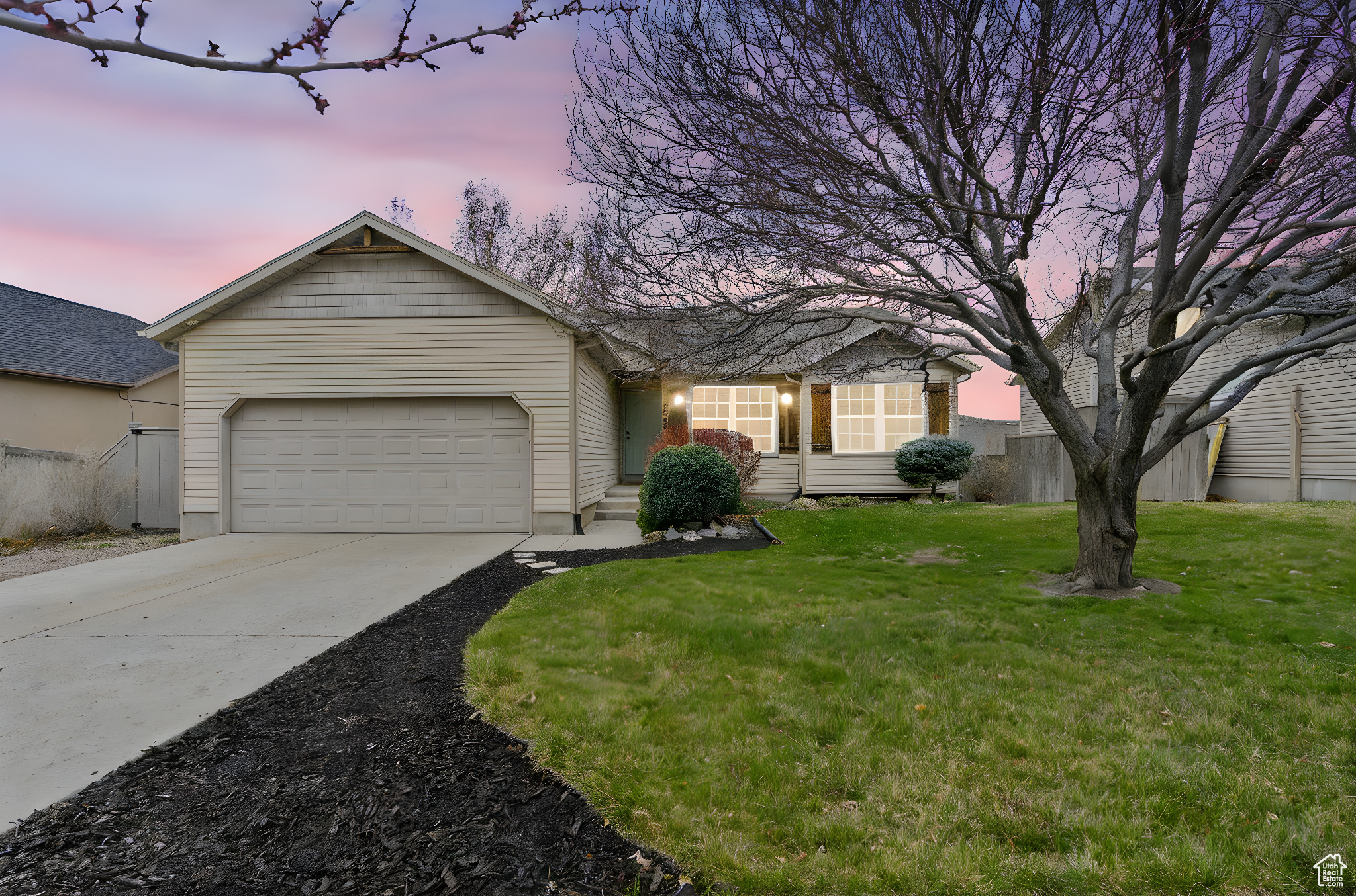 Eagle Mountain, Utah 84005, United States, 6 Bedrooms Bedrooms, ,3 BathroomsBathrooms,Residential,Pending,101108